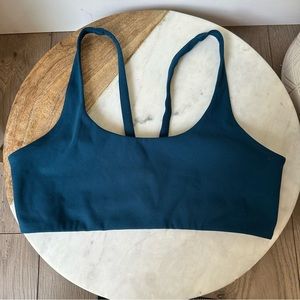 Vuori Yosemite Bra Blue
Cosmo sports workout bra